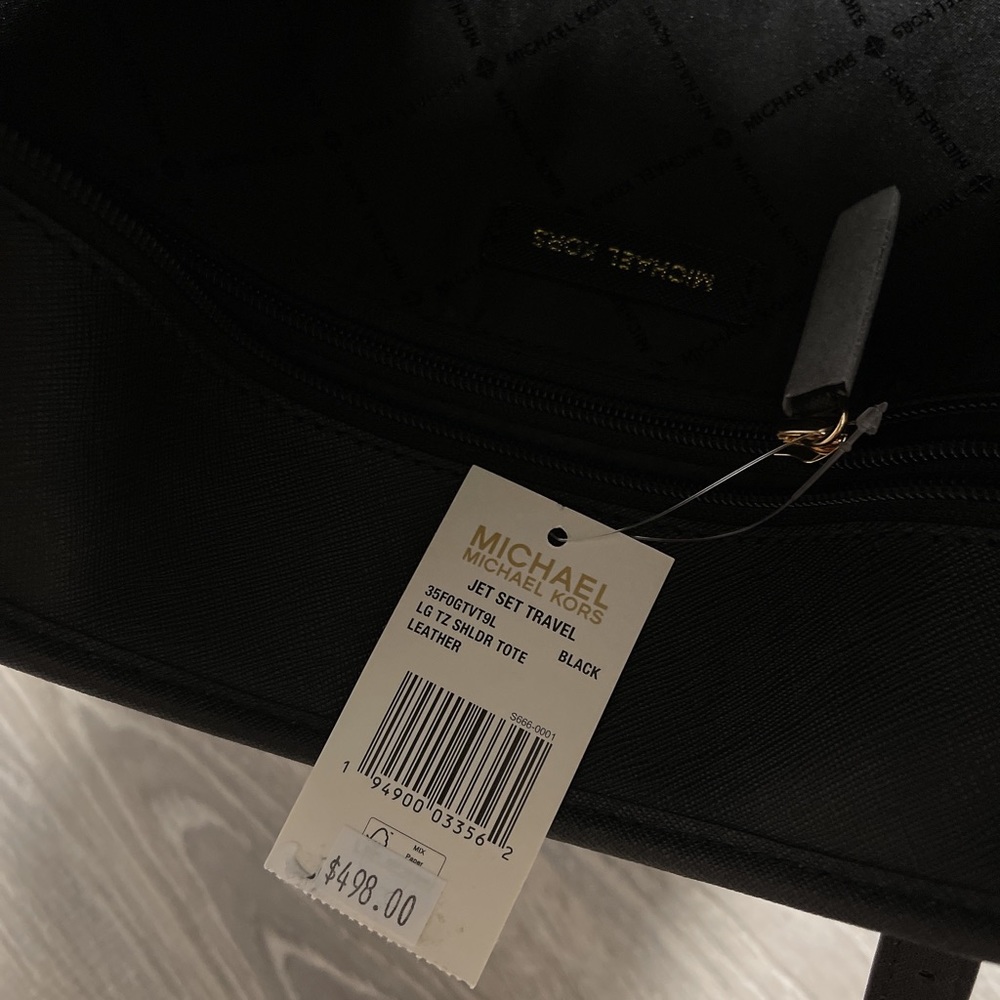 Michael Kors shoulder tote - Picture 7 of 8